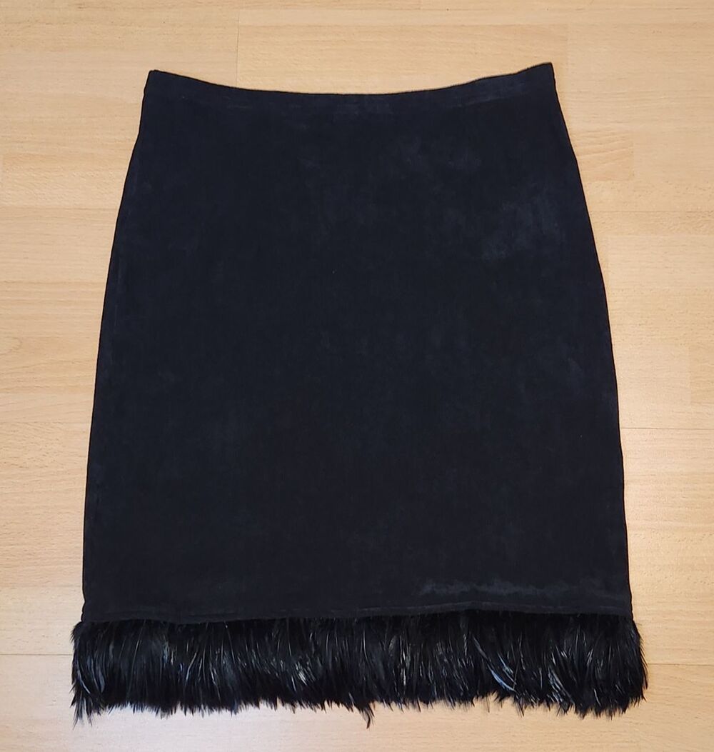 Women’s Vintage Bebe Moda Black Feather Skirt Size Medium Whimsigoth Y2K Velvet
